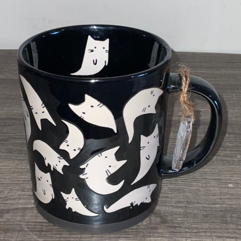 Prima Design Glazed Ceramic White Kitty Cat Ghosts 17oz. Coffee Tea Mug NWT